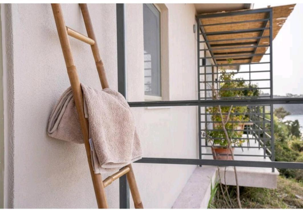 Thea Beachfront Suites In Lourdas Beach Lourdata  Exterior photo